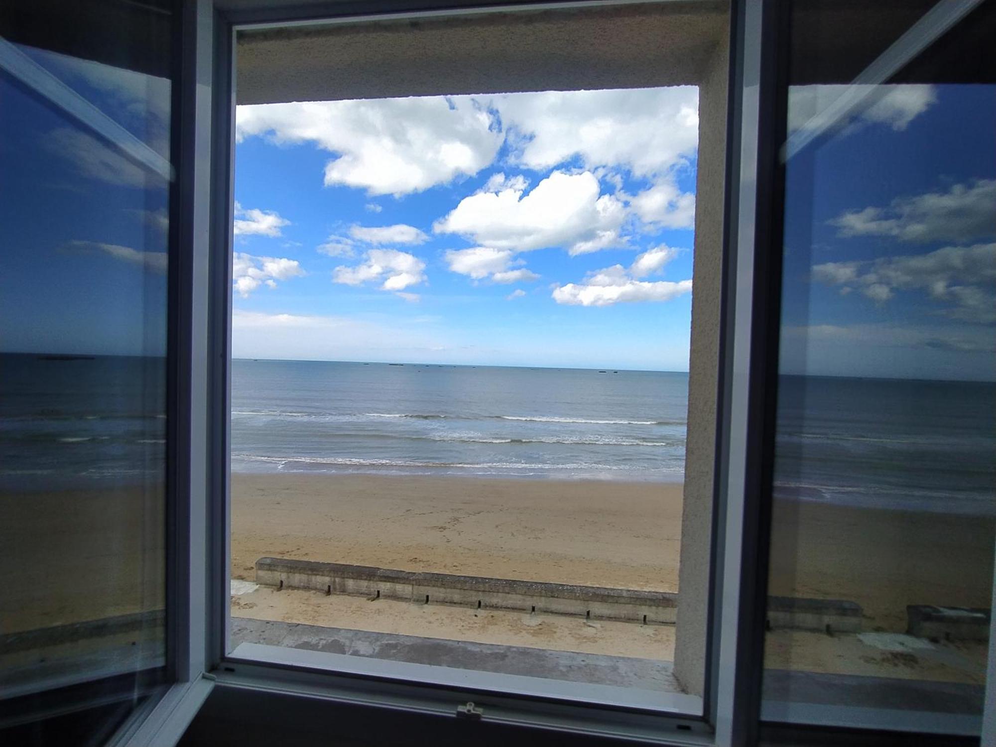 Gites En Normandie En Front De Mer A Asnelles , 3Km D'Arromanches, 10Km De Bayeux المظهر الخارجي الصورة