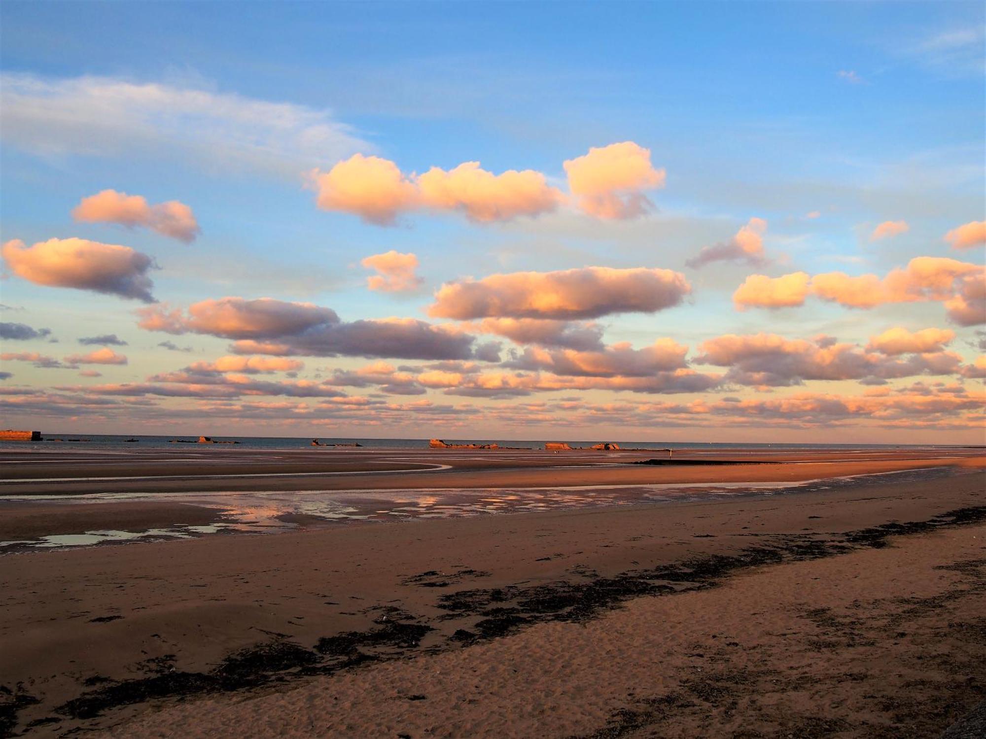 Gites En Normandie En Front De Mer A Asnelles , 3Km D'Arromanches, 10Km De Bayeux المظهر الخارجي الصورة