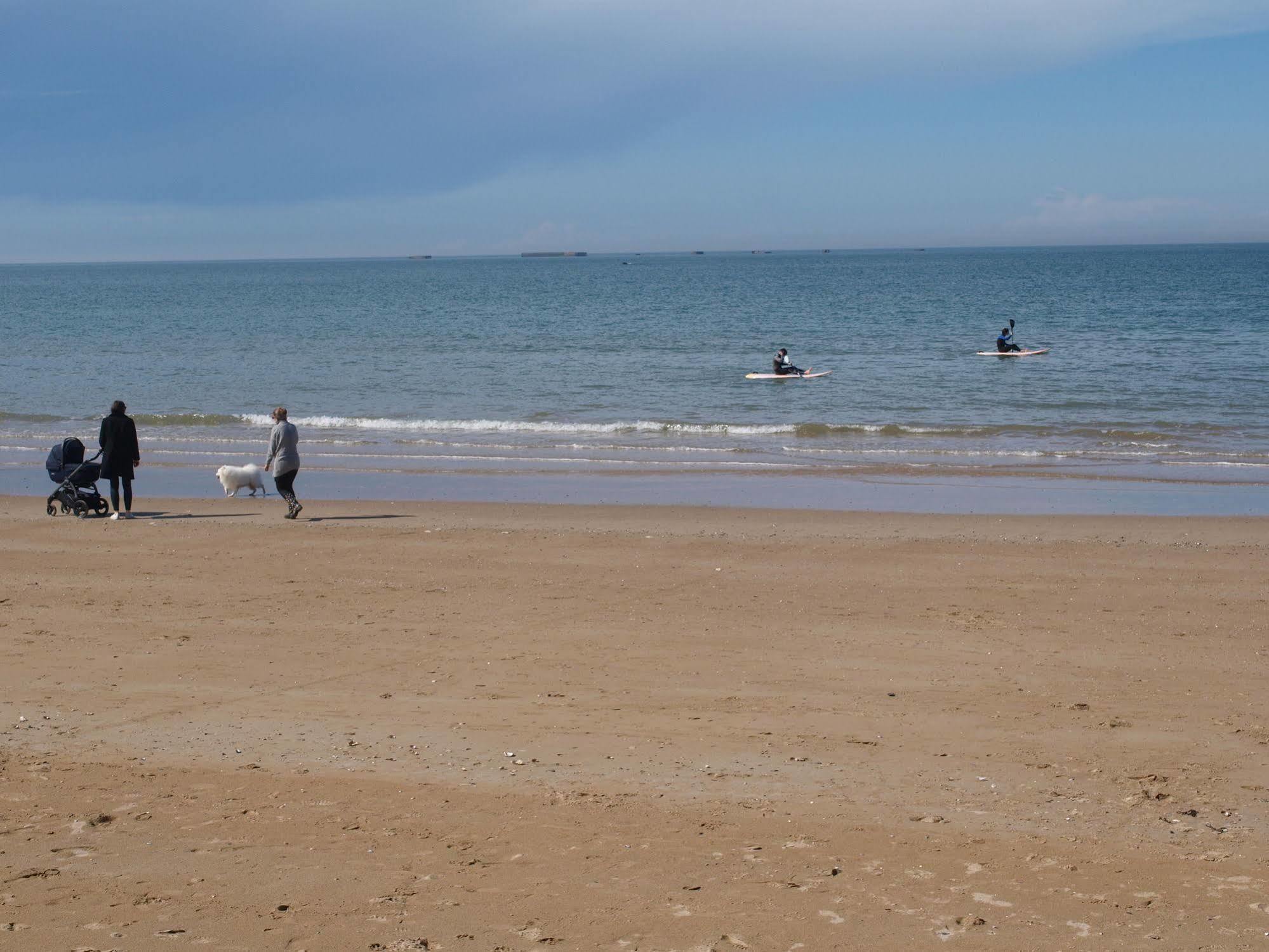 Gites En Normandie En Front De Mer A Asnelles , 3Km D'Arromanches, 10Km De Bayeux المظهر الخارجي الصورة